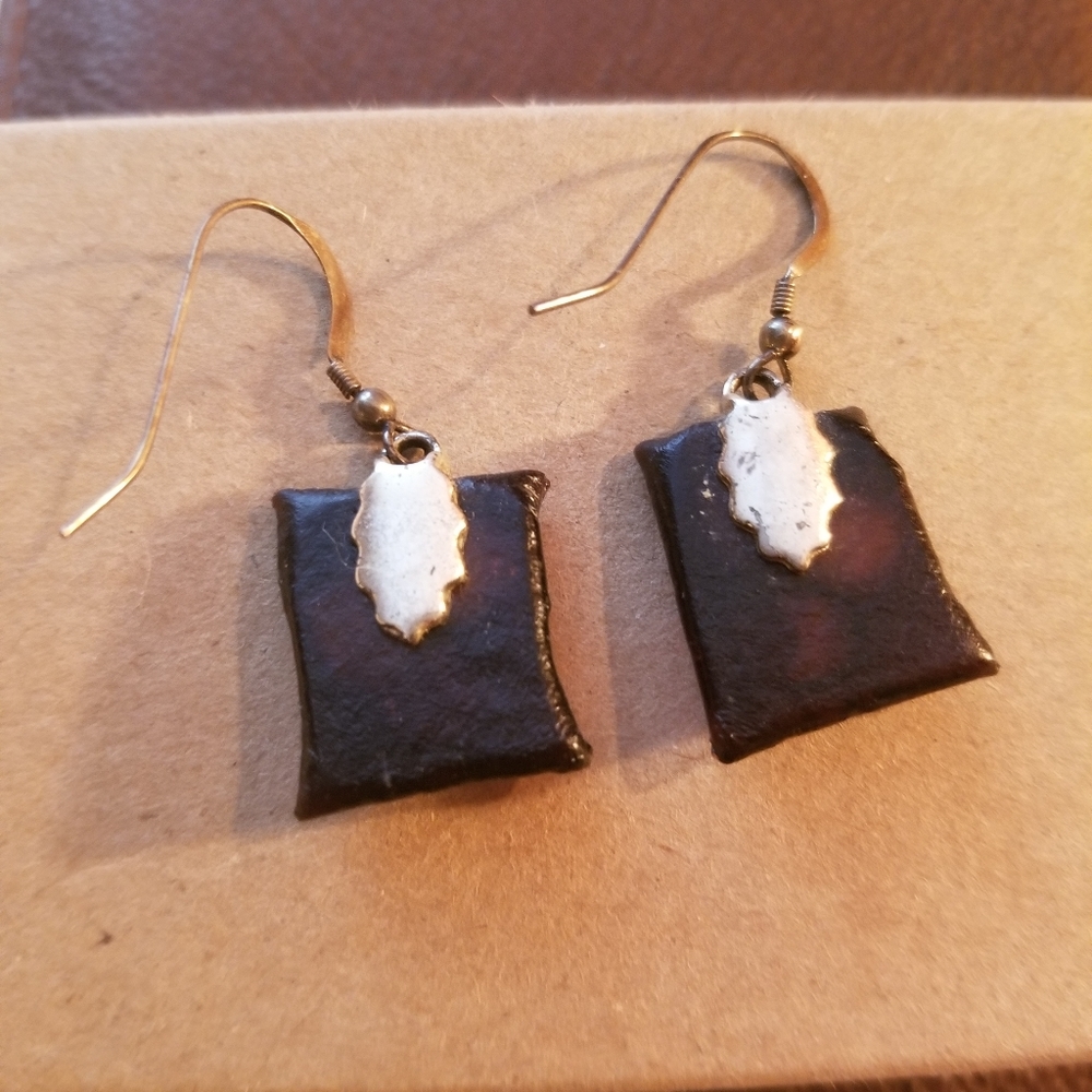Unique dangling earrings - Picture 3 of 3